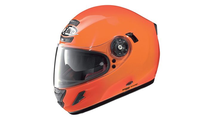 Το X-Lite X-702 GT θα το βρείτε στην τιμή των 459 ευρώ στην ΜΠΑΞΕΒΑΝΗΣ. Περισσότερα στο τηλ. 210-9237000.
