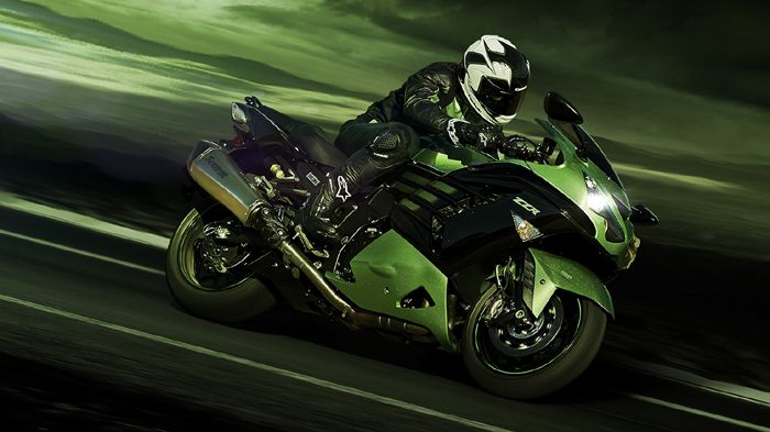 Μικρής έκτασης ανανέωση για το ZZR1400 του 2016.