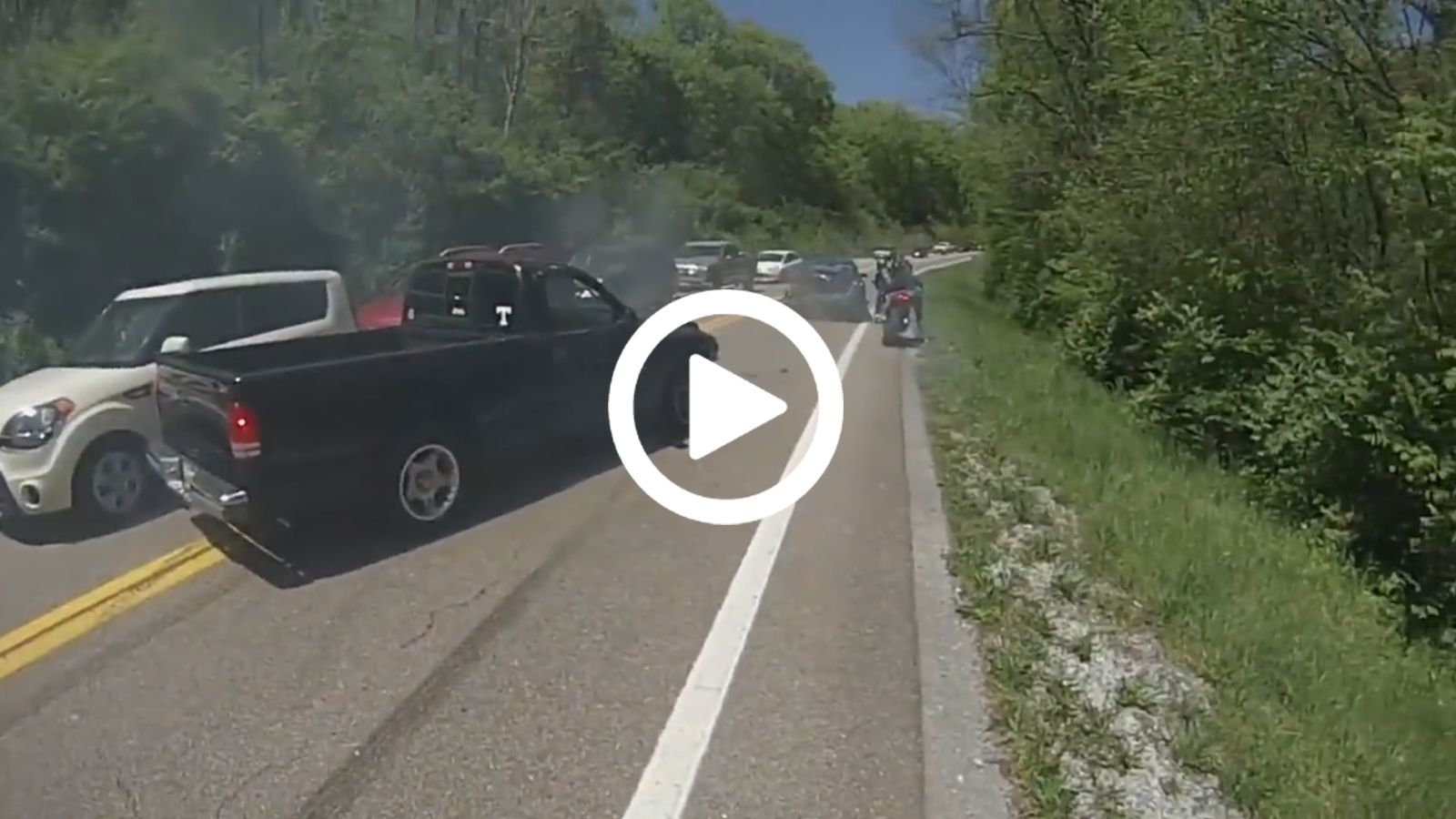 Μια καλή πρακτική τελικά, να μη σταματάμε στην ίδια γραμμή με τα αυτοκίνητα...