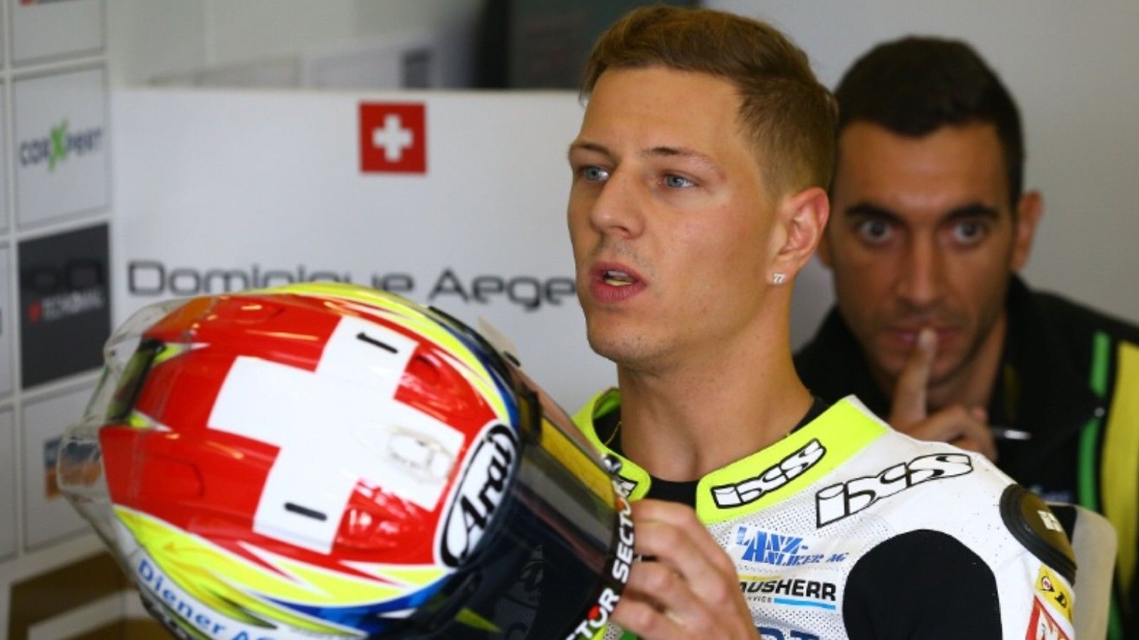 Διαμάζη μεταξύ του Ελβετού αναβάτη και της ομάδας του! 