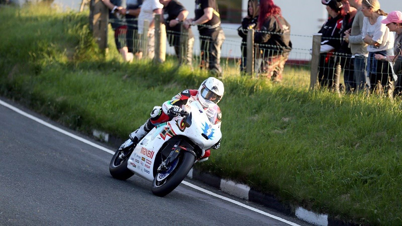 Nίκη για τον Bruce Anstey στην κατηγορία TT Zero του Isle of Man. 