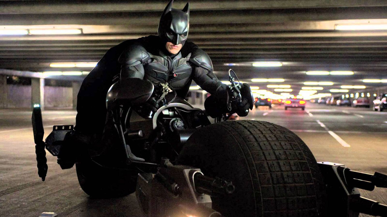 To Batpod στα χέρια του Jean-Pierre Goy, ο οποίος πραγματοποίησε τα γυρίσματα στα οποία αυτό εμφανίζεται.