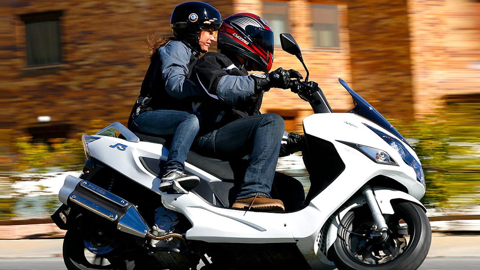 Προτάσεις αγοράς scooters με τιμή απόκτησης κάτω των 3.000 ευρώ. 