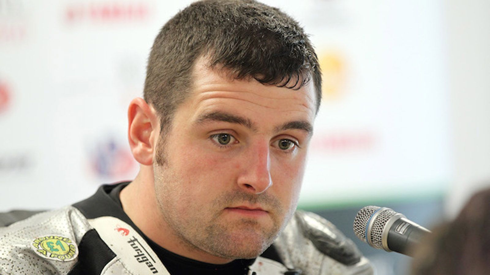 Εκτός αποτελεσμάτων στην κατηγορία Supersport ο Michael Dunlop, λόγω παρατυπίας στον κινητήρα του. 