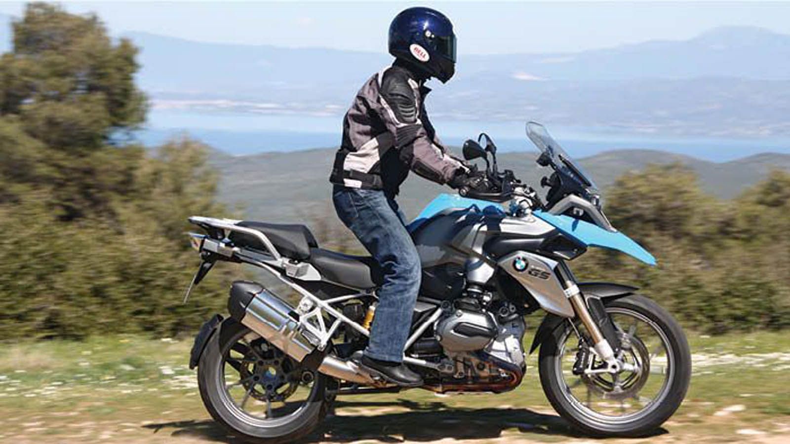 Στην τελευταία της ανανέωση, η BMW R1200GS εμφανίζεται πιο εξελιγμένη και καλύτερη από ποτέ.