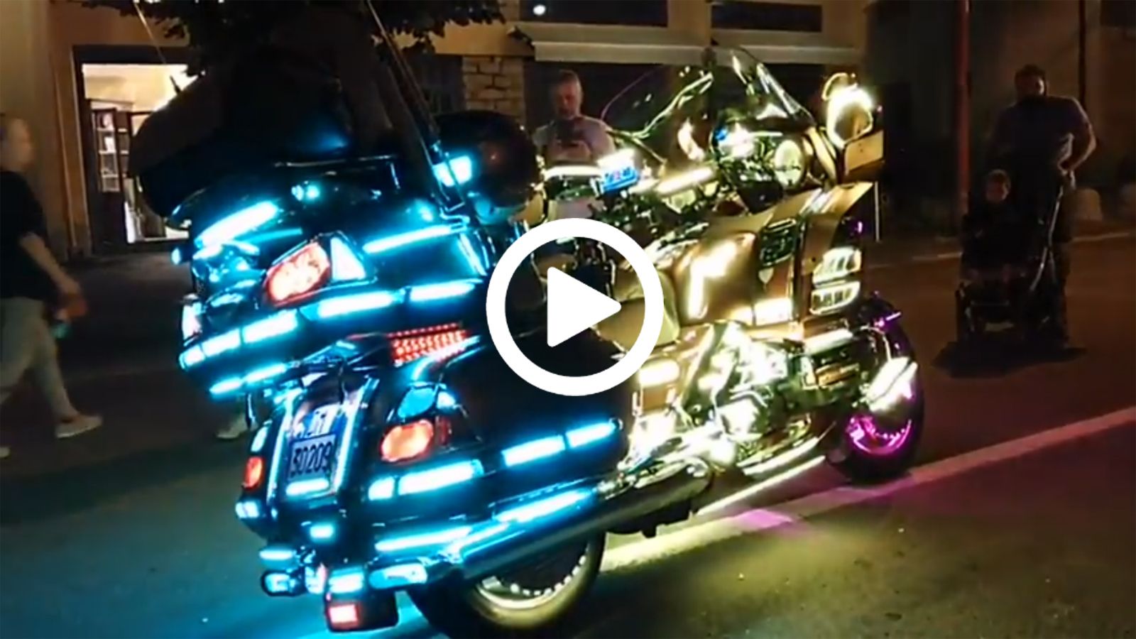 Σαν...ντισκοτέκ!