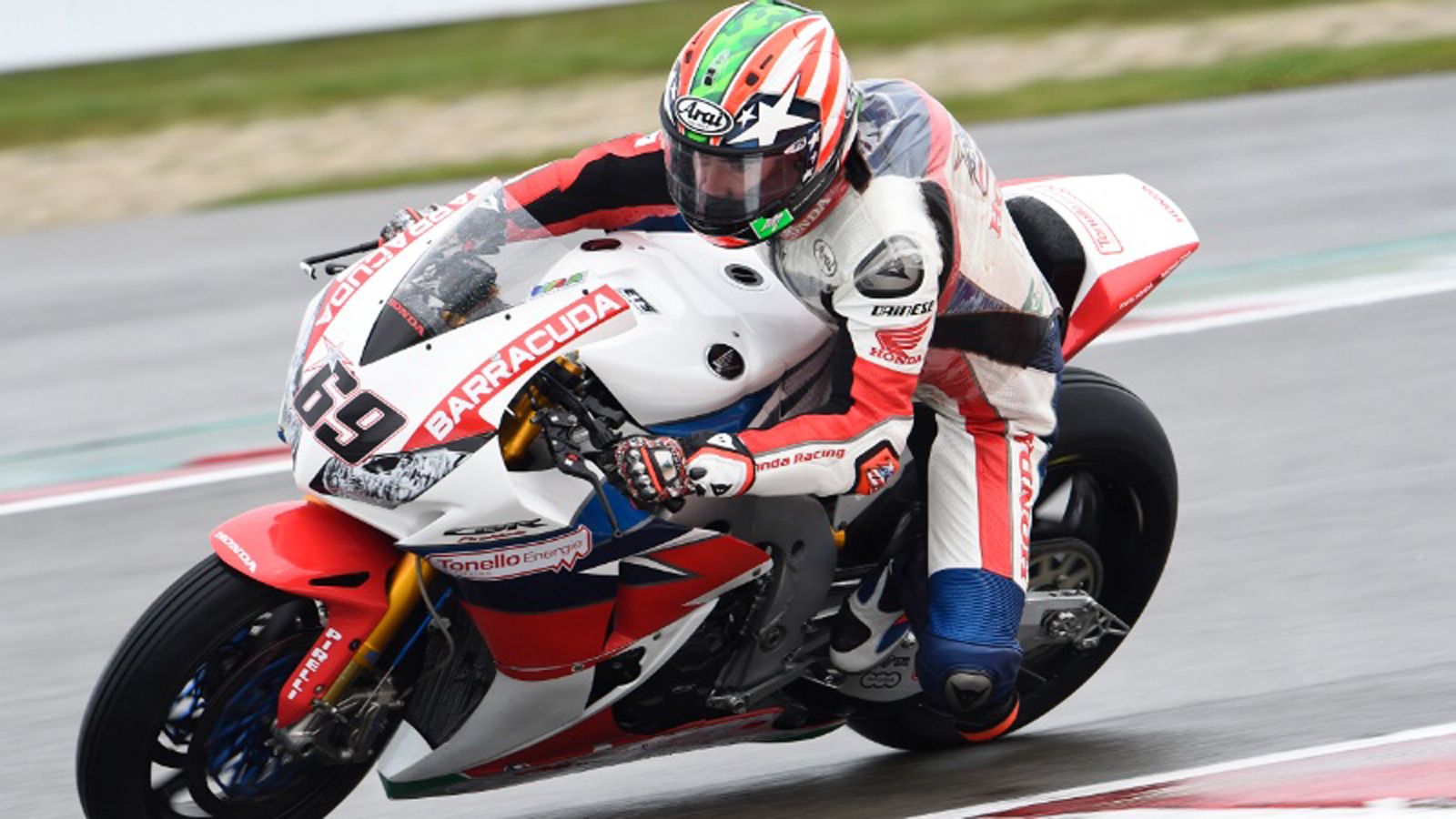 Την πρώτη του νίκη στα World Superbikes και μάλιστα σε βρεγμένη πίστα, πέτυχε ο Αμερικανός Nicky Hayden. 