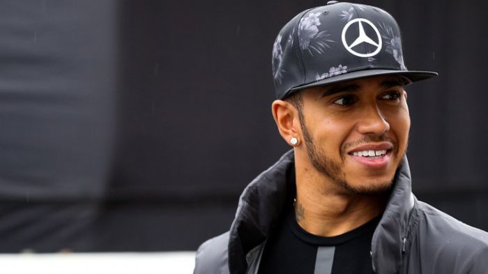...καραμπινάτος fan των MotoGP ο Hamilton!