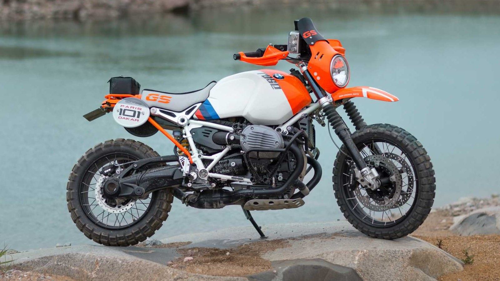 H BMW RnineT Lac Rose, την οποία ίσως και να δούμε τελικά στην παραγωγή! 