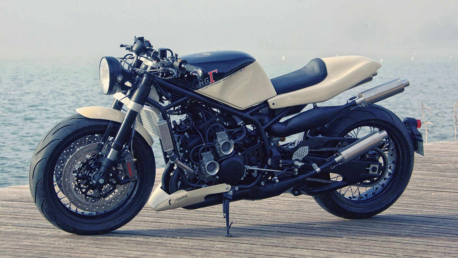 Η μοναδικά όμορφη RG400 του Ludovic Lazareth. 