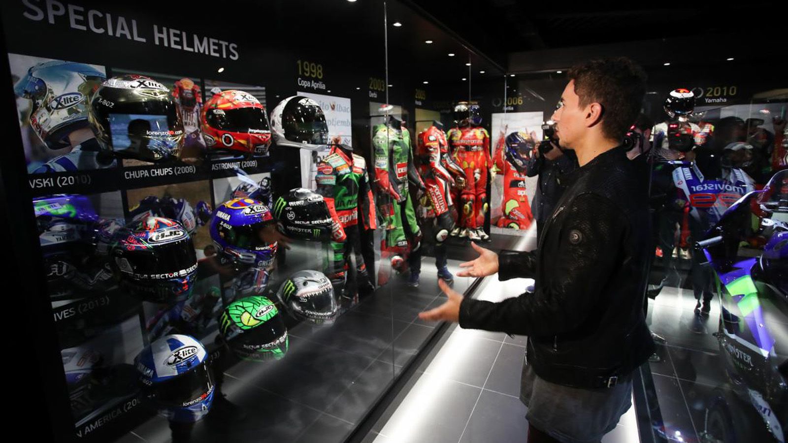 Φωτογραφίες από το εσωτερικό του μουσείου του Jorge Lorenzo.