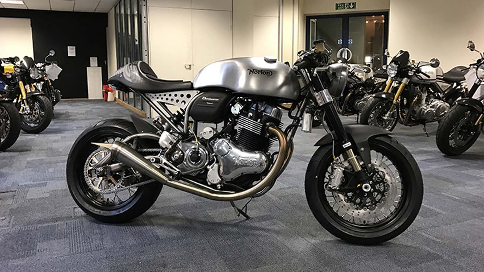 Αυτή είναι η ειδική Norton Dominator Naked!