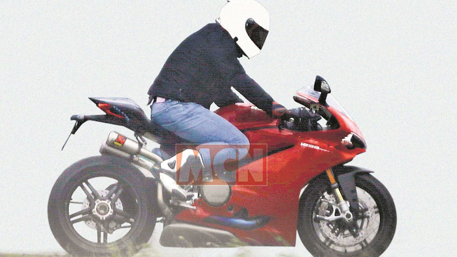 Η κατασκοπευτική φωτό της φερόμενης ως νέας Ducati 1299 Panigale