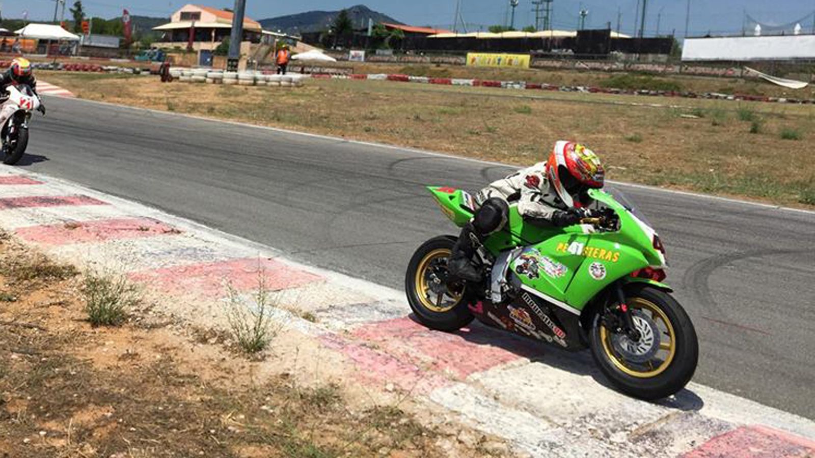 O Γιάννης Περιστεράς στην πίστα...