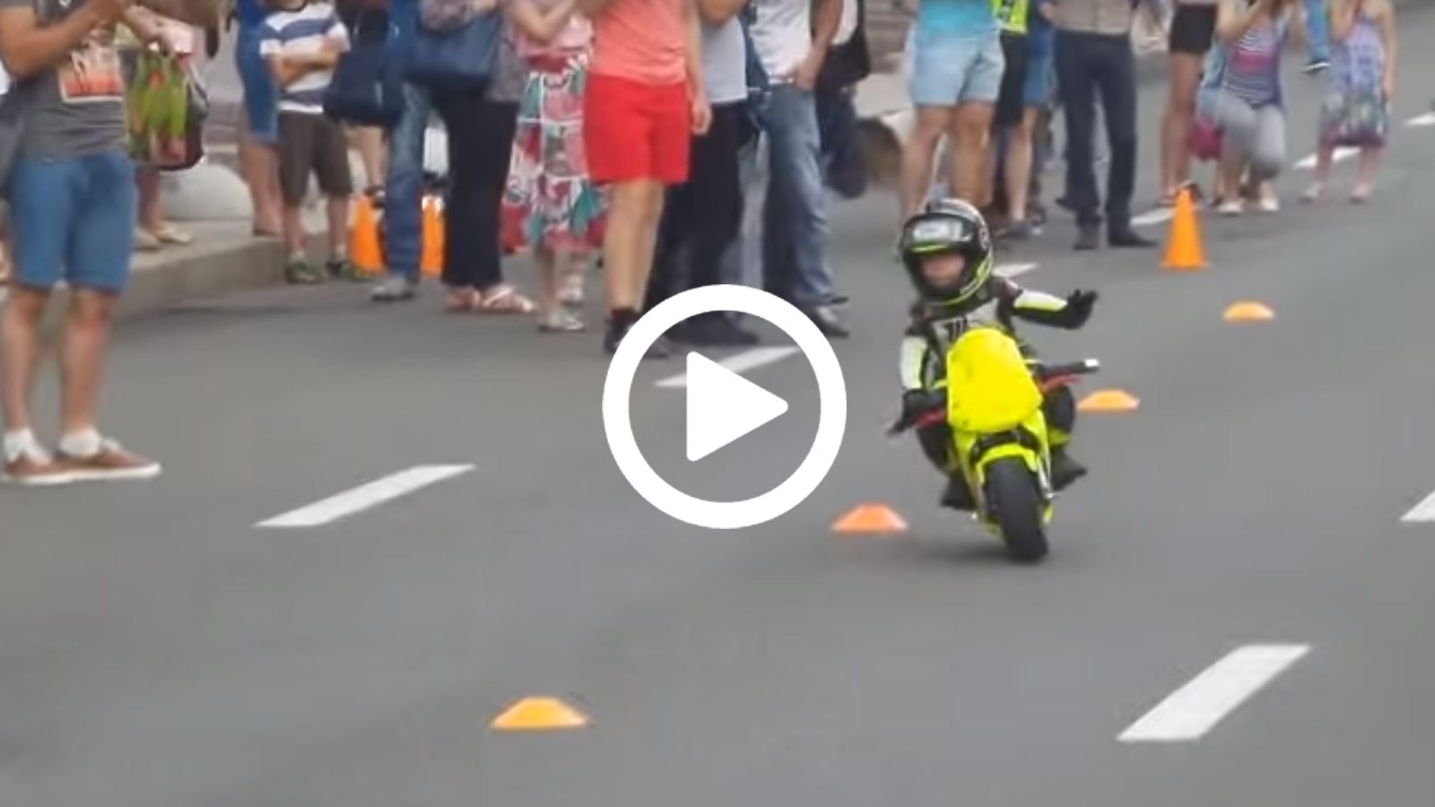 Ωραίος ο μικρός! 