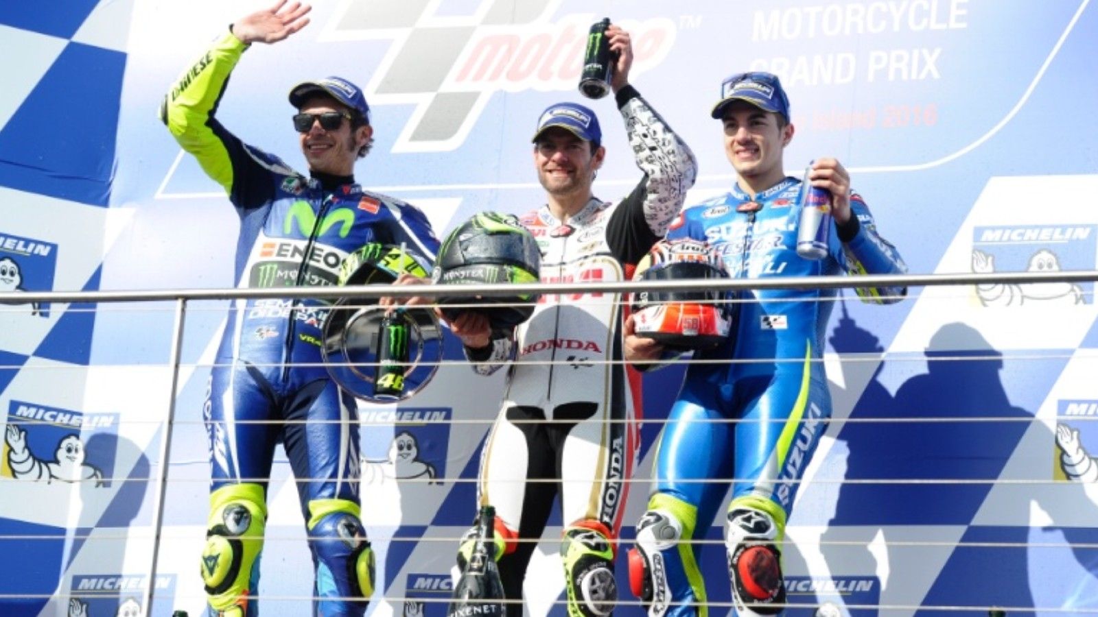 Οι 3 αναβάτες του podium κατά την στιγμή της βράβευσής τους.