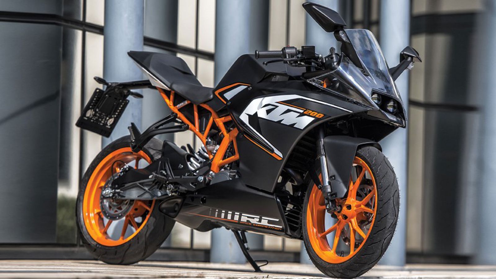 Κάντε δική σας την RC200 με 600 ευρώ έκπτωση!