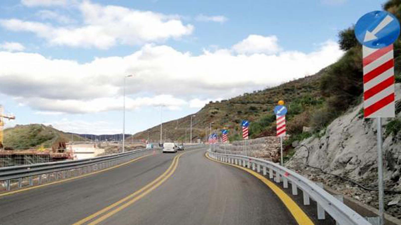 Ολιγόωρες κυκλοφοριακές ρυθμίσεις θα γίνουν στα ύψη Ακράτας και Καλαβρύτων. 