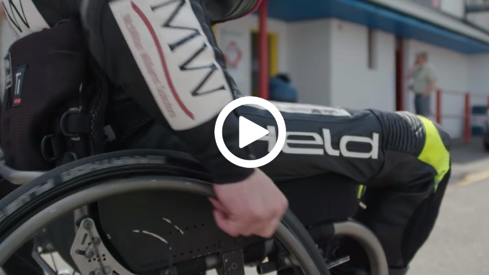 Για κάποιους ανθρώπους, ο μοτοσικλετισμός δεν σταμάτησε στο ατύχημά τους. 