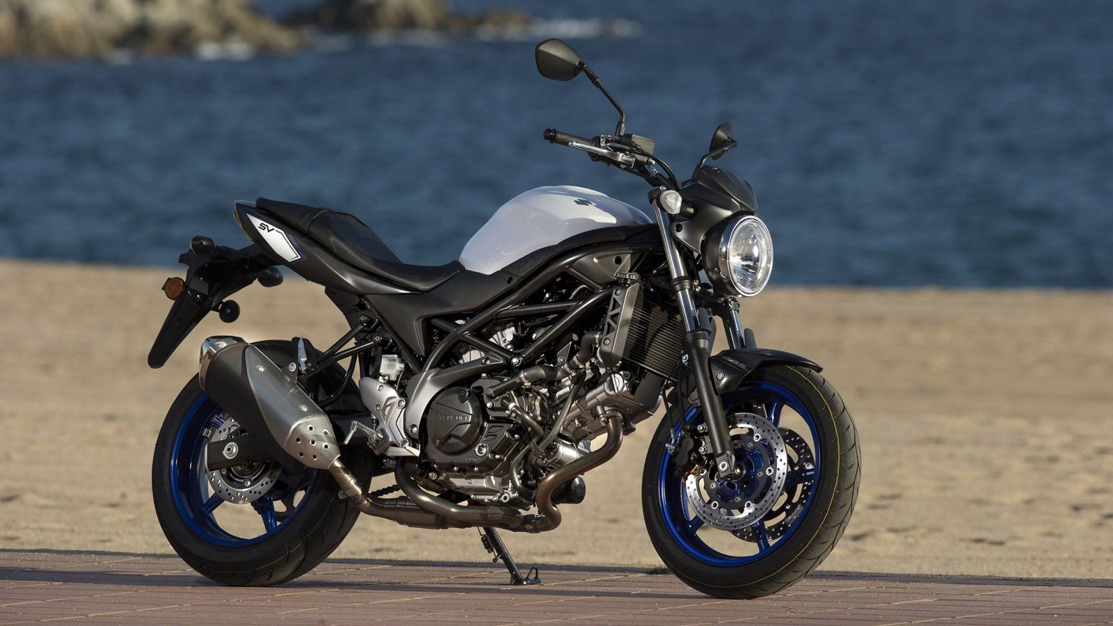 Οι νέες τιμές των δικύκλων Suzuki για το 2016. 