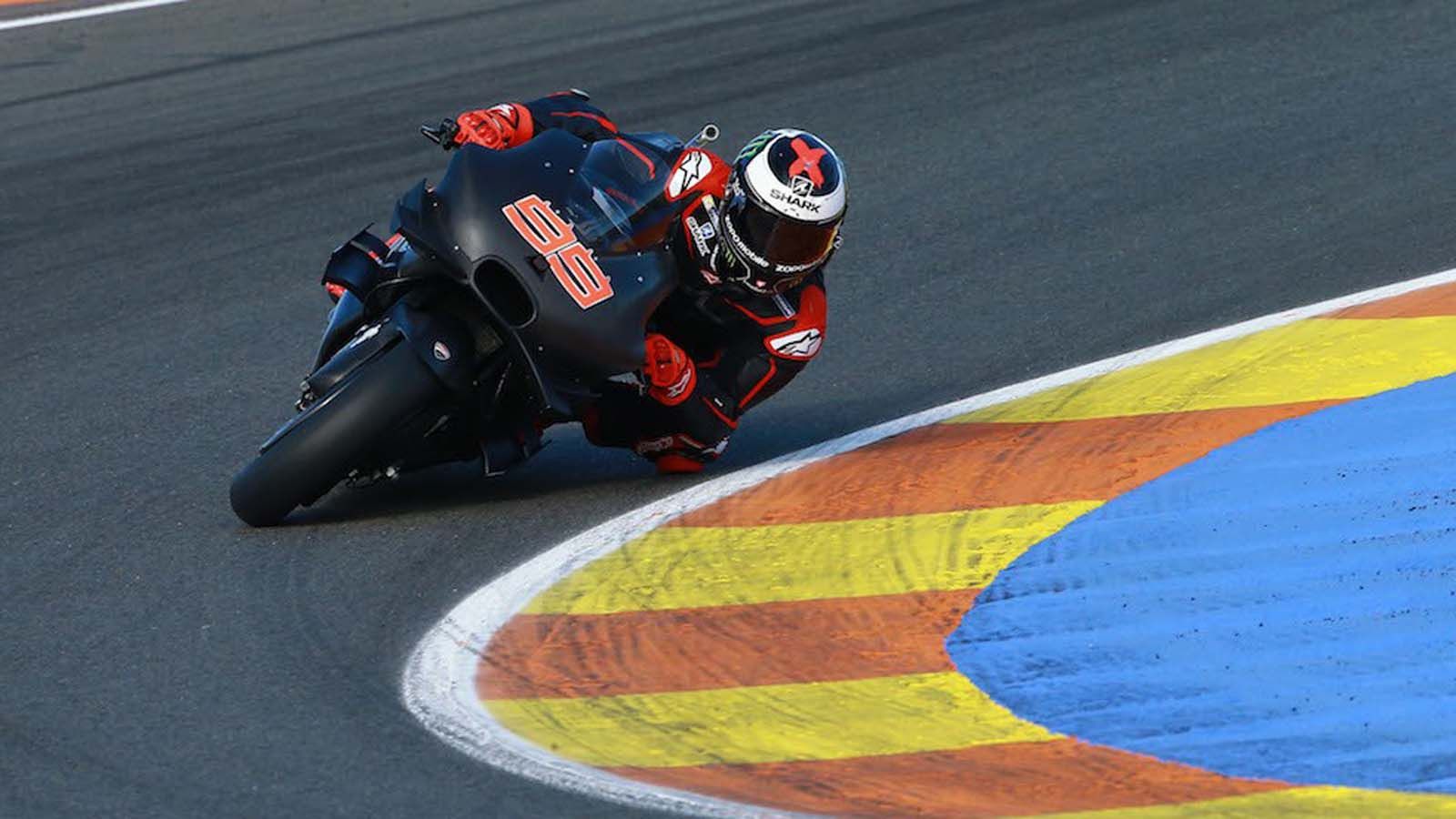 Ο Jorge Lorenzo στην αγωνιστική Ducati Desmosedici.