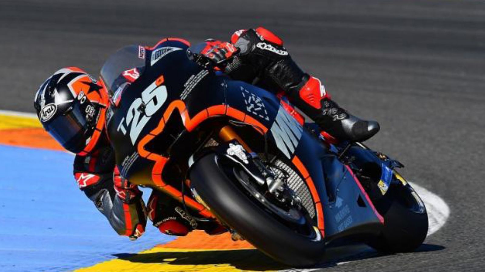 Εδώ ο Maverick Vinales με την Yamaha!