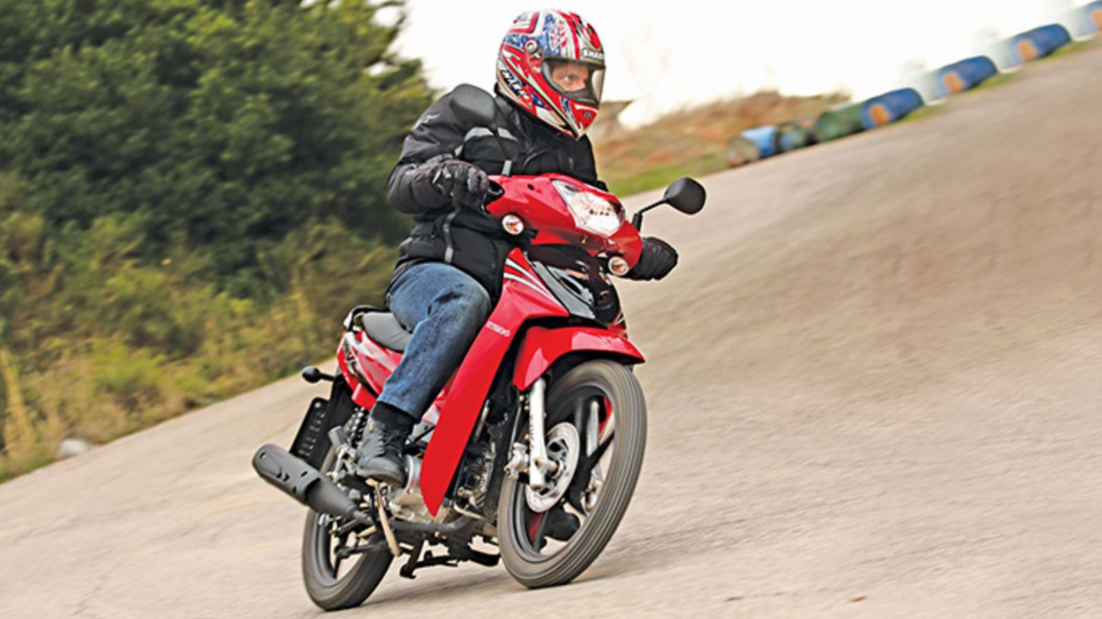 Με προτεραιότητα την οικονομική μετακίνηση στέκεται το Visar στην αγορά.