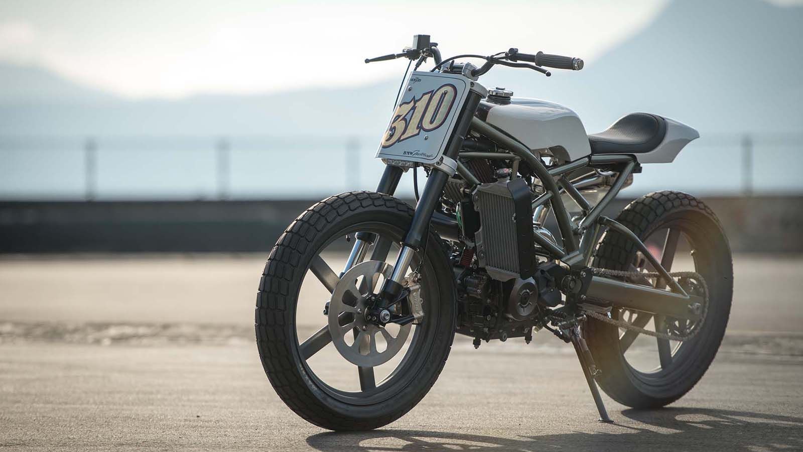 Ανατριχιαστική γύμνια και φοβερή δουλειά από τον Iάπωνα Takashi Nihira...