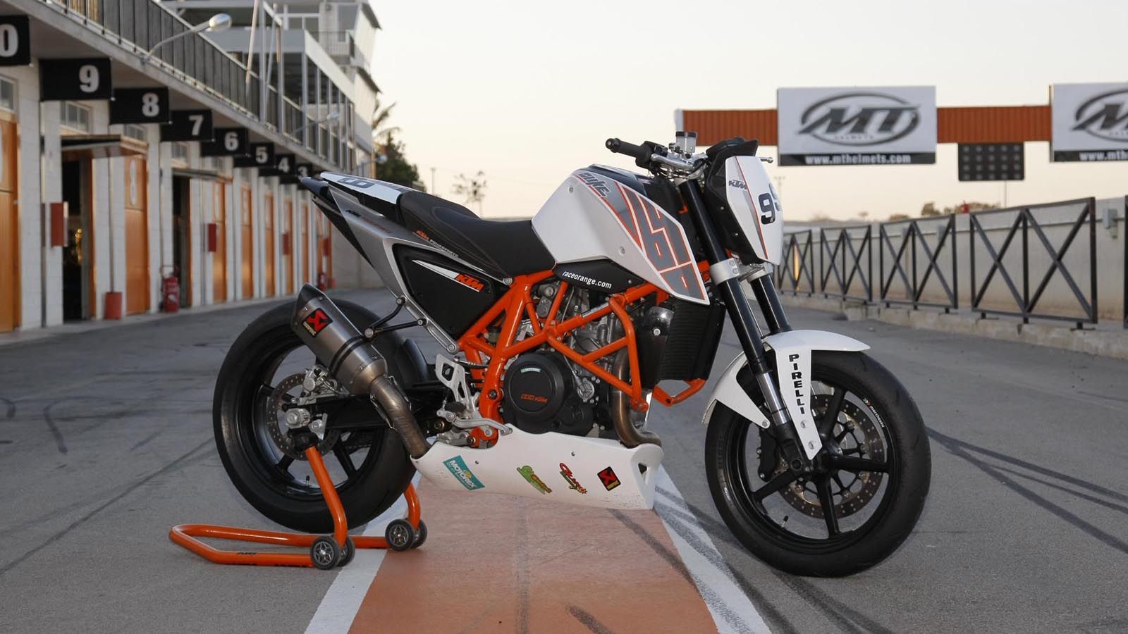 Θα μπορούσαν οι επόμενες αγωνιστικές μοτοσυκλέτες στα WSBK να είναι...κάπως έτσι;