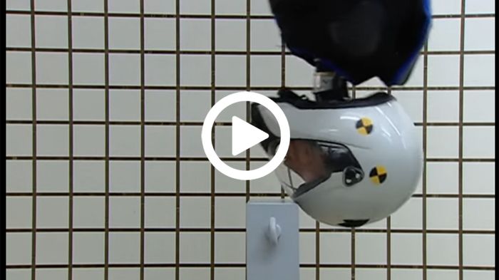 Σε πολλες δοκιμασίες υποβάλεται ο προστατευτικός εξοπλισμός της BMW Motorrad πριν πάρει την έγκριση για παραγωγή.  