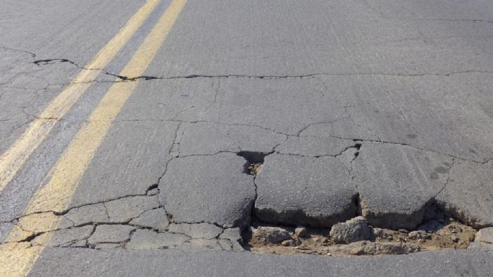 Μας ζηλεύουν και θέλουν να μας μοιάσουν οι Βρετανοί, που κάνουν φιλότιμες προσπάθειες, προκειμένου να εξομοιώσουν το δικό τους οδικό δίκτυο, με το δικ