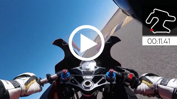 Το ταπεινό CBR300R, στα κατάλληλα χέρια μπορεί να αποδειχθεί φονέας γιγάντων μέσα στην πίστα. 