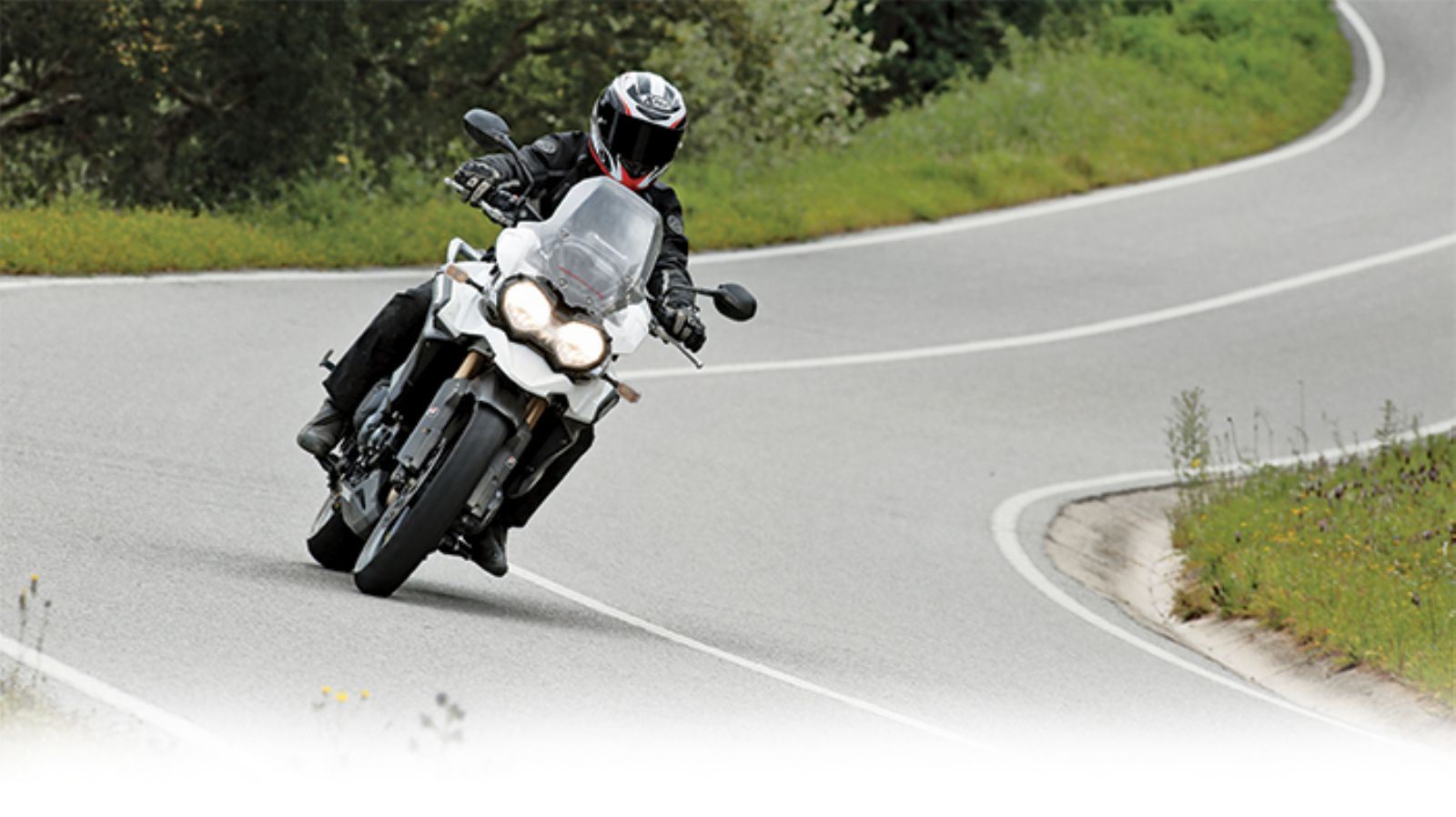 Μια κατηγορία που βάζει δύσκολα στους κατασκευαστές ελαστικών είναι τα on-off, αφού οι απαιτήσεις για κάθε χρήση δυσκολεύουν την ανάπτυξη ενός ελαστικ