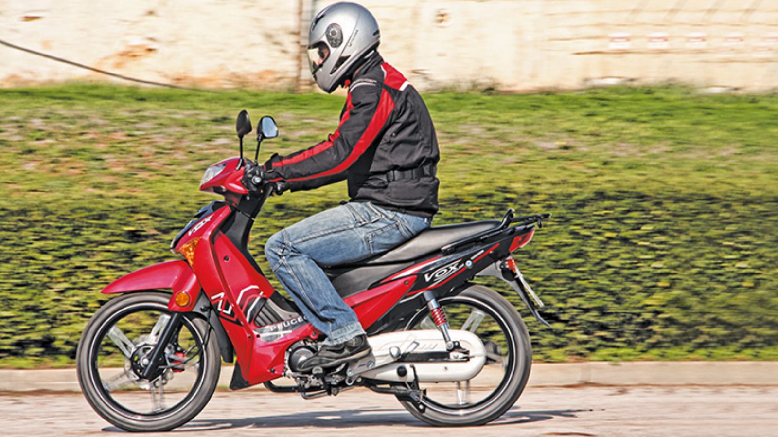 Ένα αξιόλογο και οικονομικό παπί από την Peugeot. 