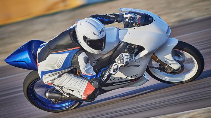 Mε τους Alexis Masbou και John McPhee, η Peugeot, θα επιδιώξει να κάνει κάτι παραπάνω από αισθητή την παρουσία της στην κατηγορία Moto3. 