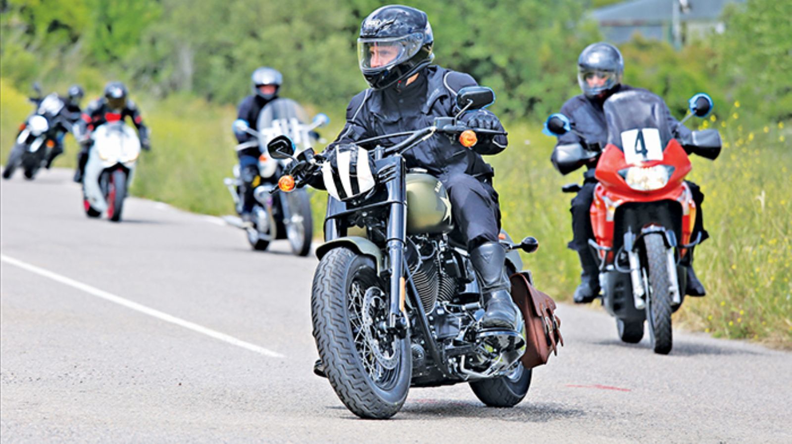 Θες να γίνεις καλύτερος αναβάτης και να μπορείς να οδηγείς σωστά, σε όλες τις συνθήκες; Το Riding School είναι εδώ για να σε βοηθήσει να κάνεις ακριβώ