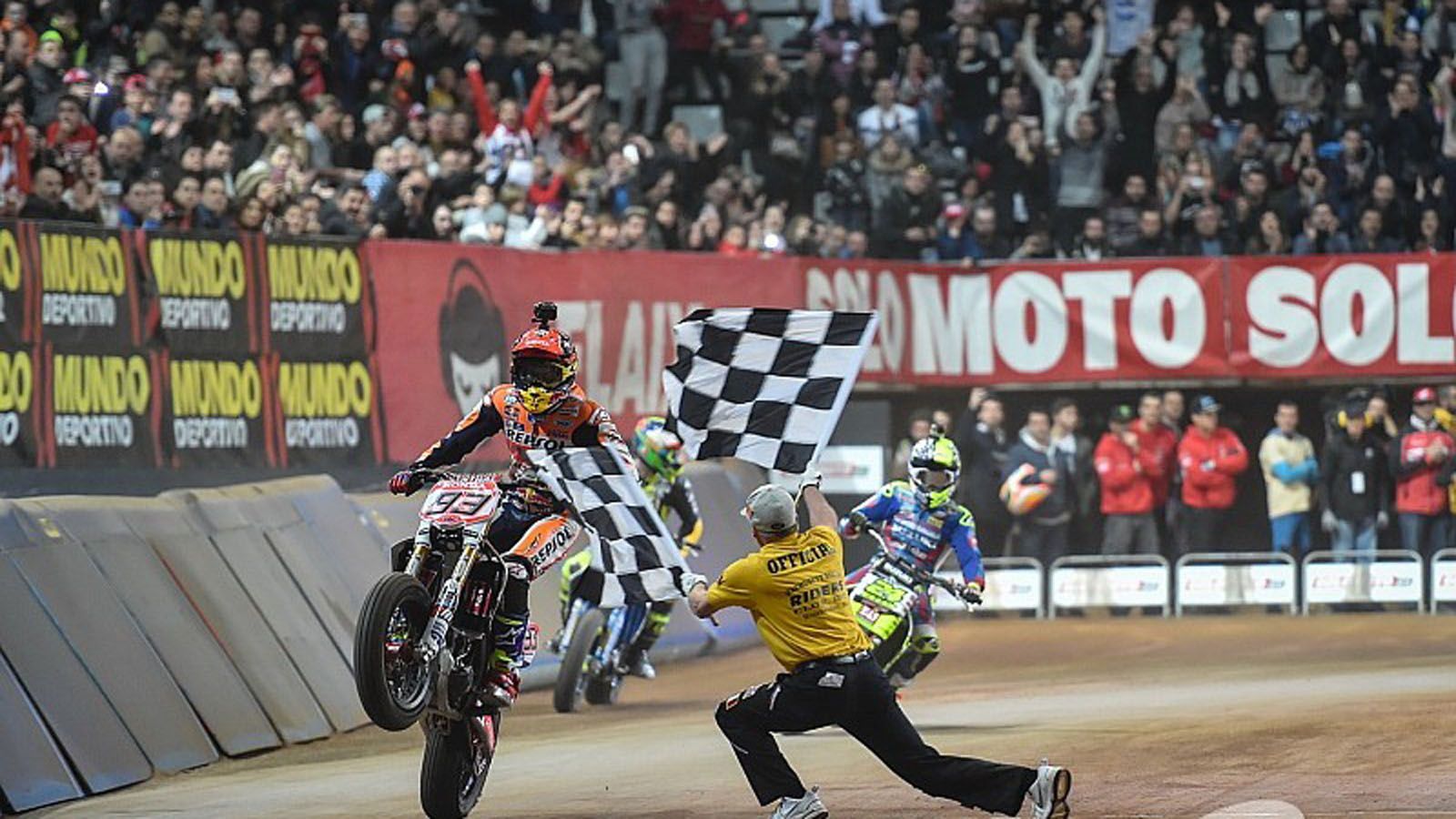 Νικητής ο Marquez μπροστά από τον Elias