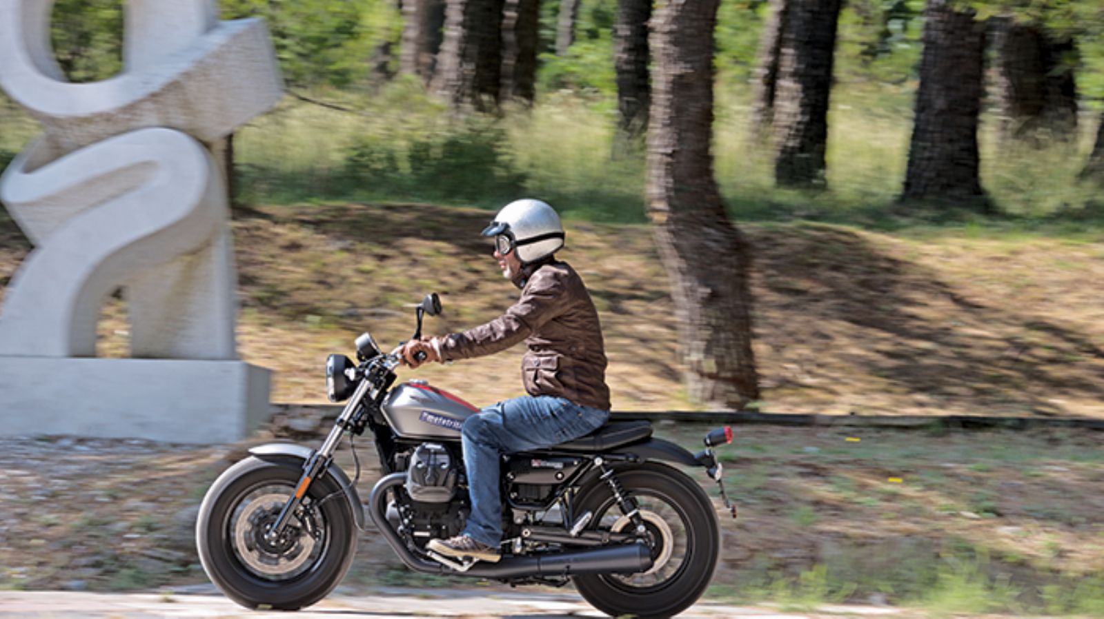 Moto Guzzi V9 Bobber 