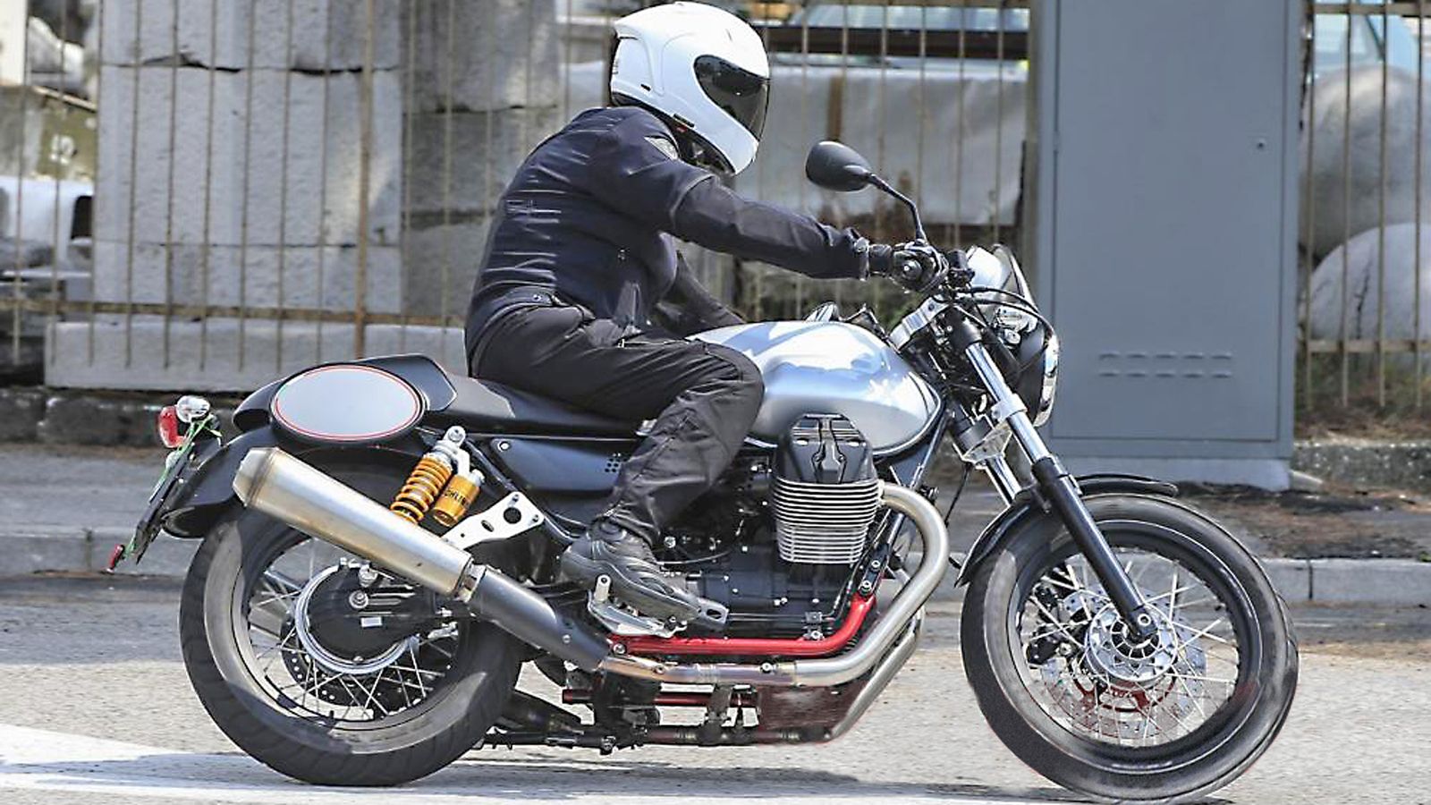 Το νέο Moto Guzzi V9 Racer