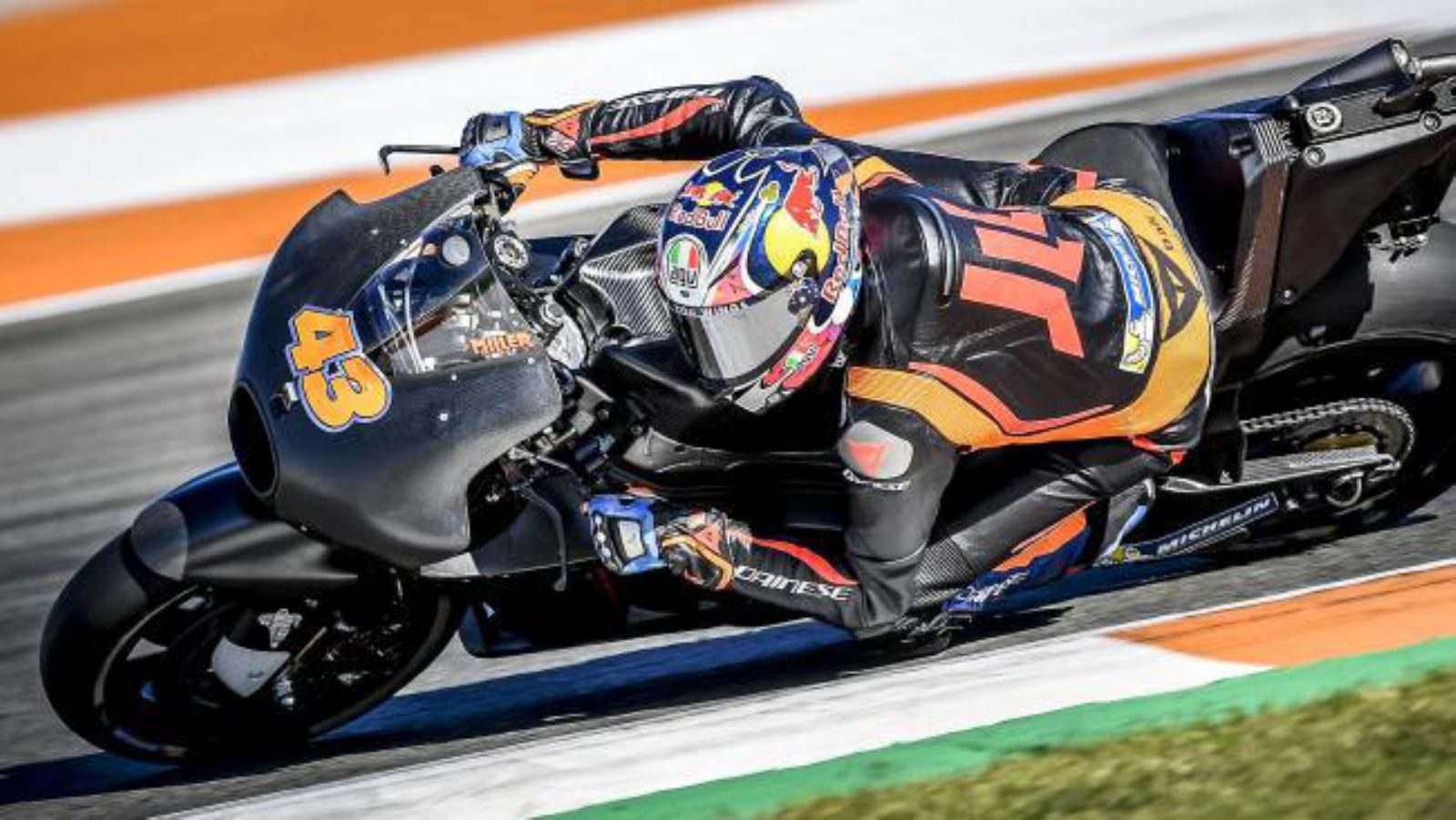 Θετικές οι πρώτες εντυπώσεις απο τη νέα του μοτοσυκλέτα.