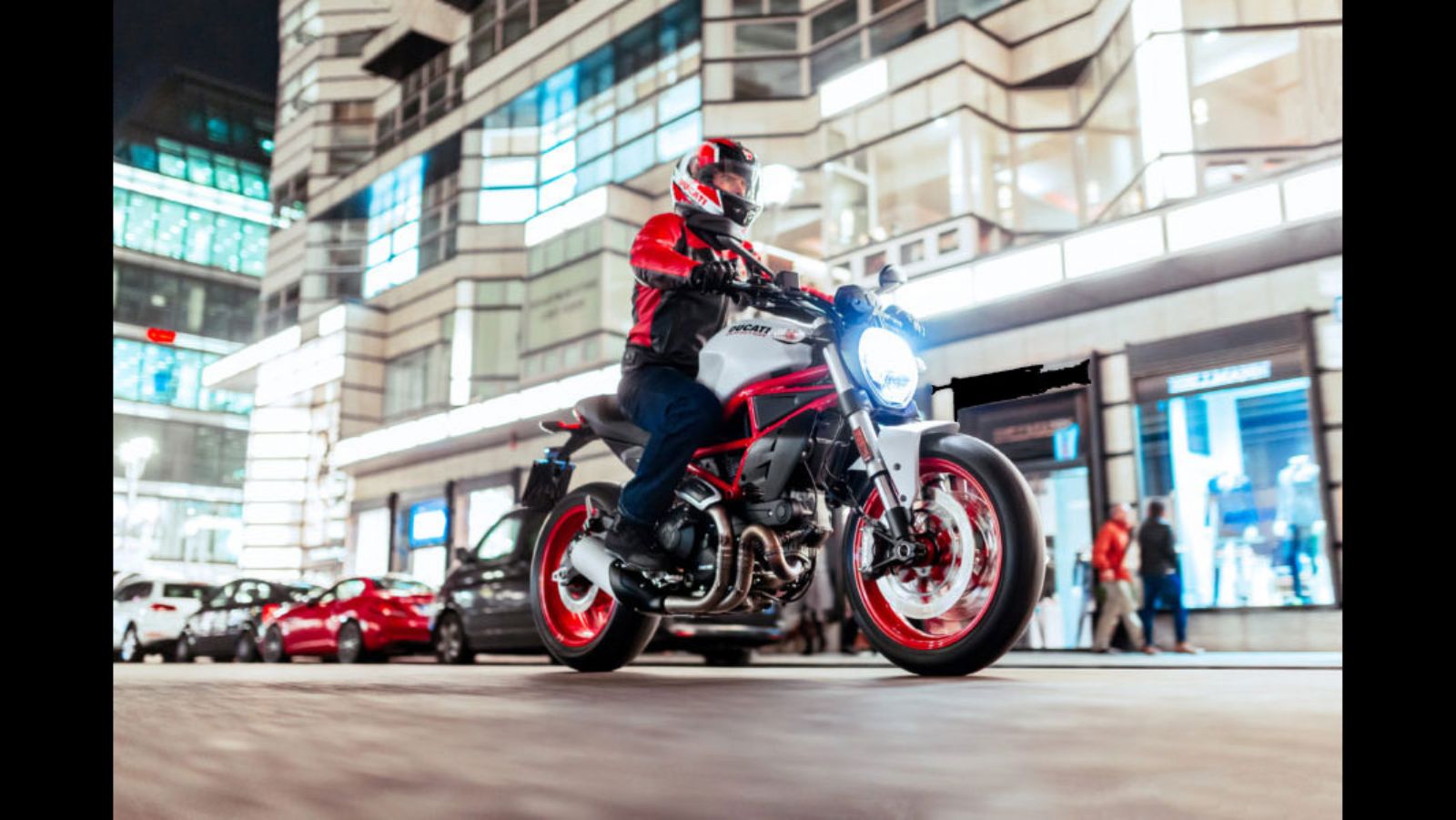 Ακόμα και σε μια σύντομη βόλτα, να φοράτε πάντα κράνος, γάντια και τα σωστά παπούτσια.