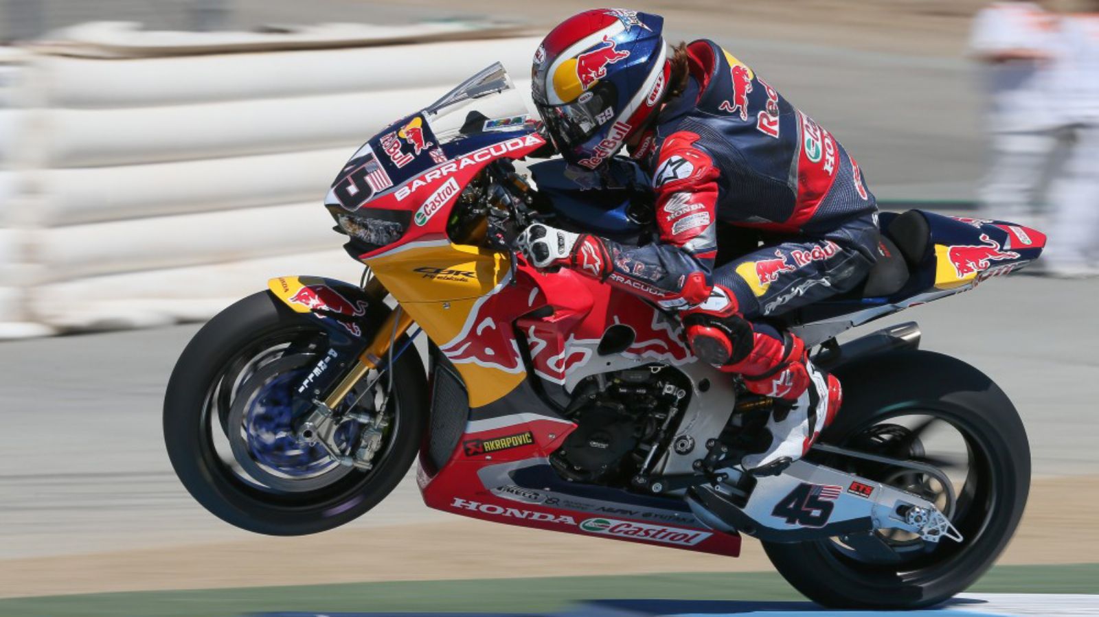 Θα αγωνιστεί ξανά για την Ten Kate Honda. 