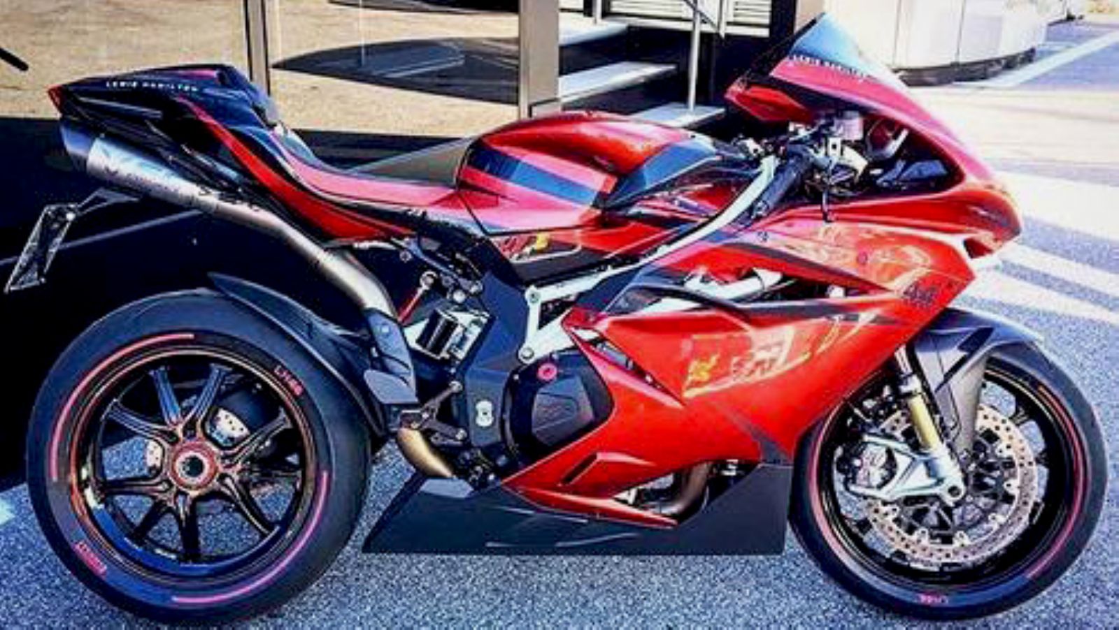 Η νέα MV Agusta F4 RC Lewis Hamilton 