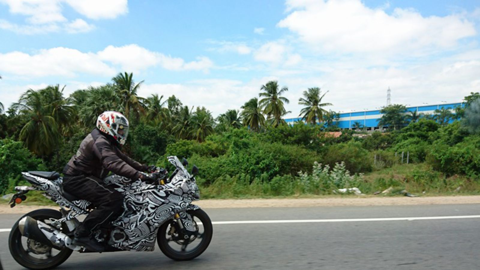Κατασκοπευτική φωτογραφία του μικρού superbike της BMW!