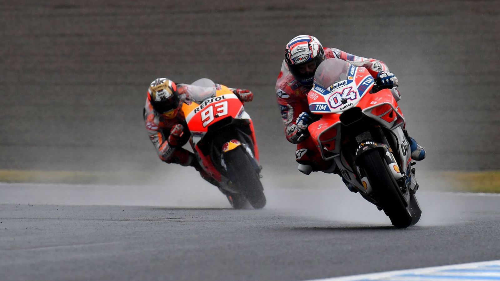 Ο Marquez ρίσκαρε παίζοντας τα όλα για όλα, χωρίς τελικά να καταφέρει να περάσει τον Dovi.