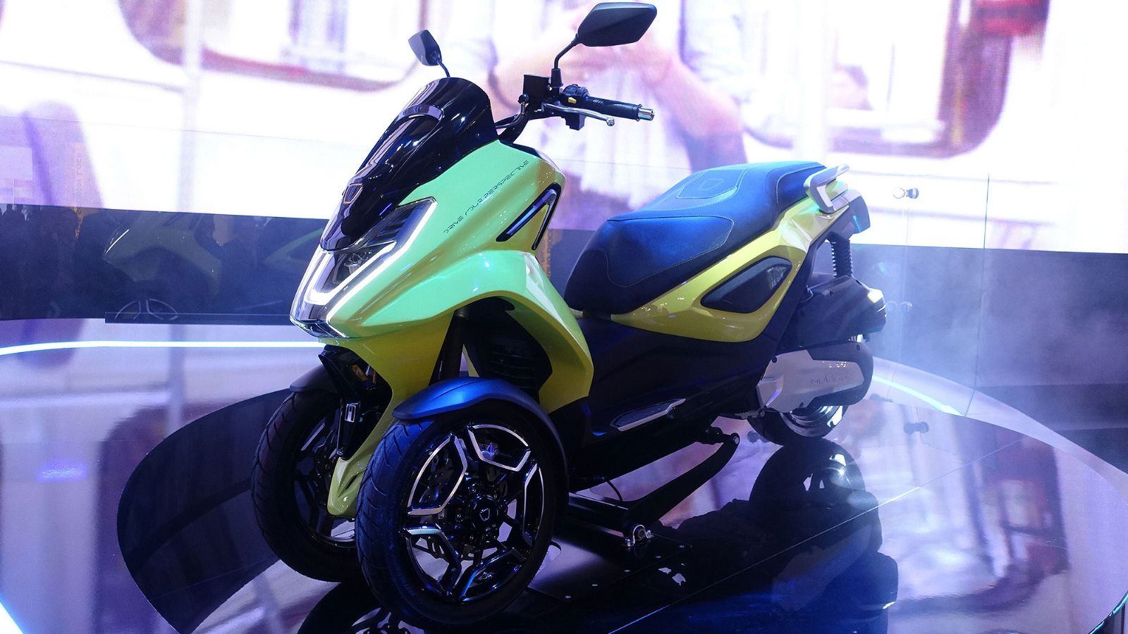 Πολύ χαμηλό ύψος σέλας για να εμπνέει εμπιστοσύνη στους αρχάριους.