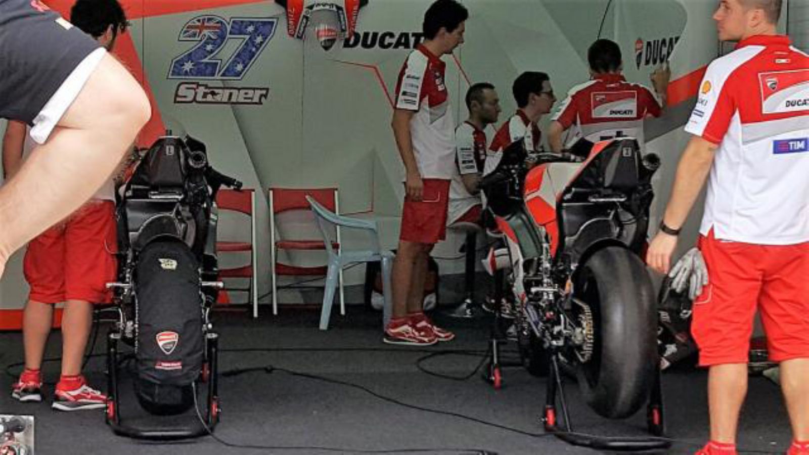 Μυστήριο παραμένει μέχρι στιγμής το κουτί στην ουρά της μοτοσυκλέτας!