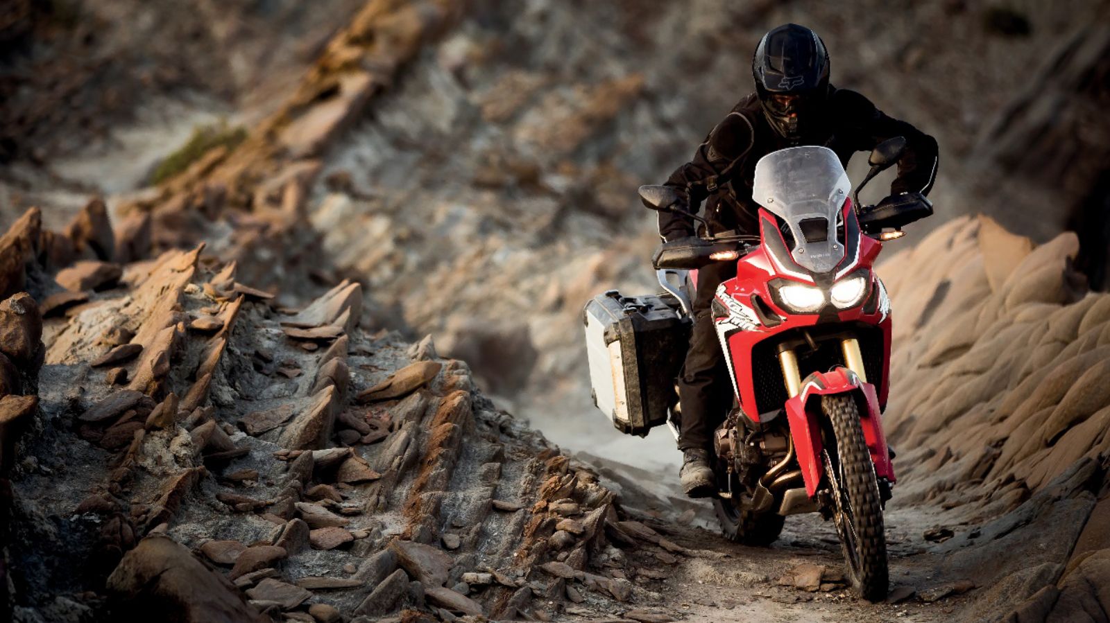 Με κάθε Honda Africa Twin, δώρο το Travel Pack!