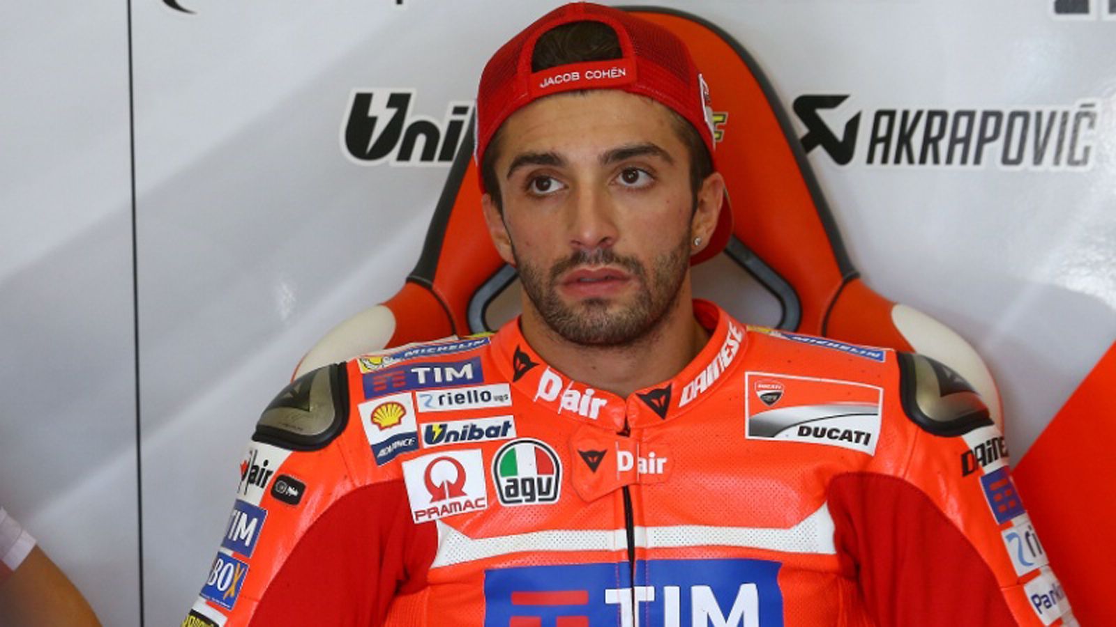 Γιατί η απόδοση του Andrea Iannone έχει πέσει τόσο πολύ, φέτος; Λέτε να φταίει...το έτερον ήμισυ; 