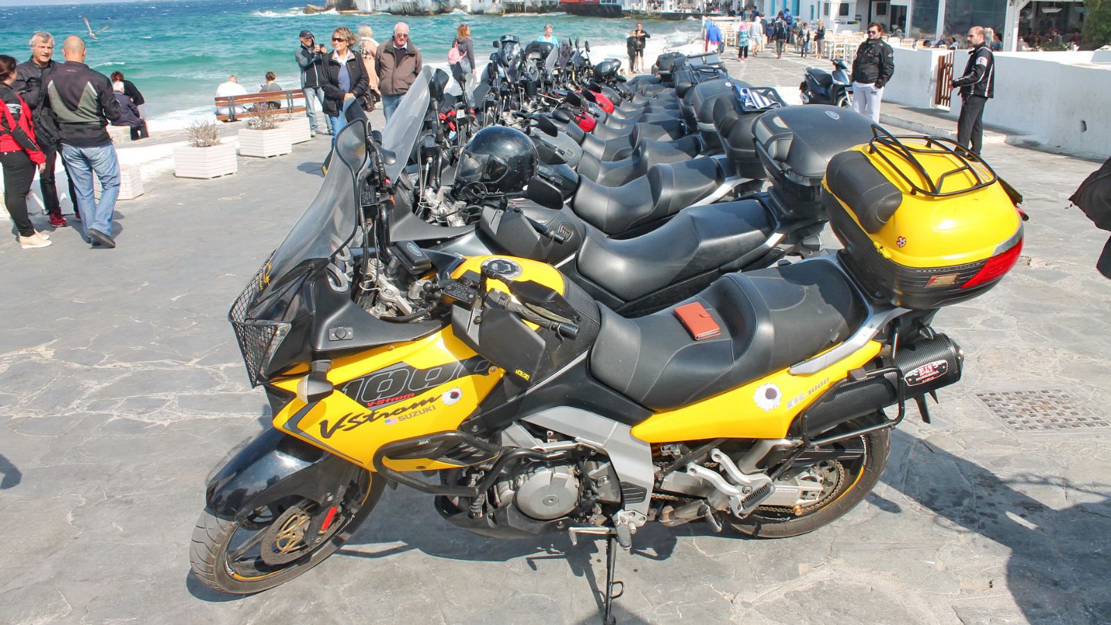 Οι V-Strom Greek Riders στη Μύκονο...